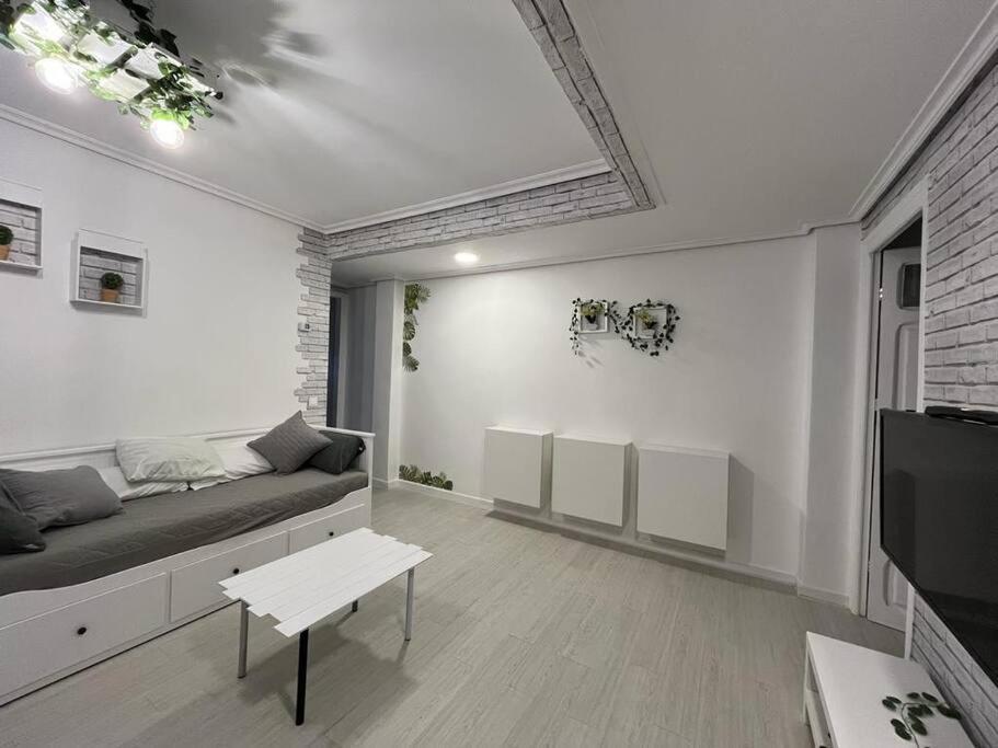 Apartamento Eguzkilore. Logroño Dış mekan fotoğraf